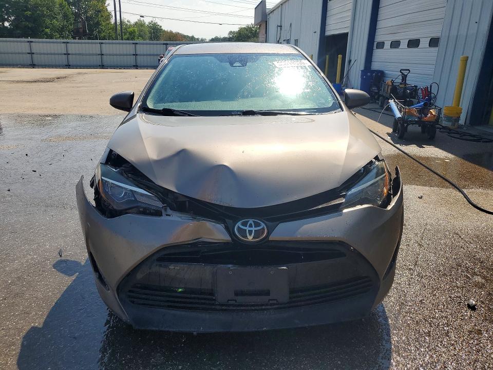 65019836 :رقم المزاد ، 5YFBURHE1KP897923 vin ، 2019 Toyota Corolla مزاد بيع