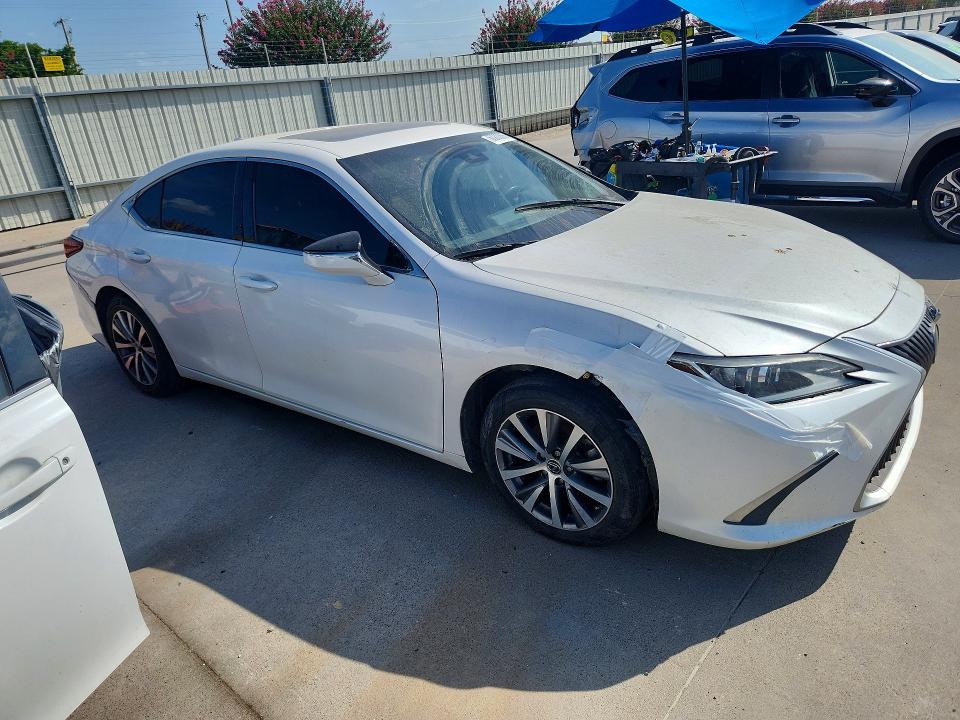 63200866 :رقم المزاد ، 58ABZ1B11KU047645 vin ، 2019 Lexus Es مزاد بيع