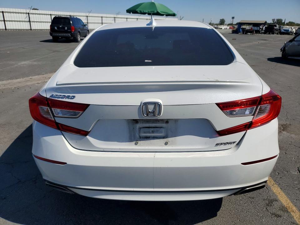 Продажа на аукционе авто 2018 Honda Accord, vin: 1HGCV1F32JA213986, номер лота: 65375316