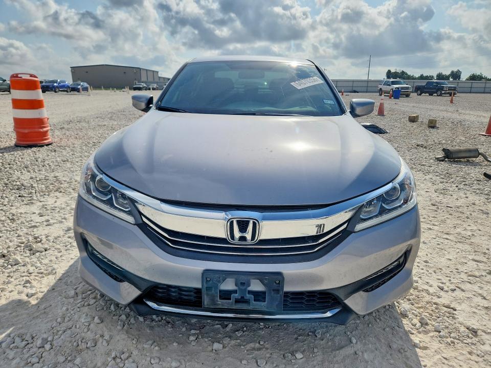 2017 Honda Accord მანქანა იყიდება აუქციონზე, vin: 1HGCR2F58HA023339, აუქციონის ნომერი: 64070356