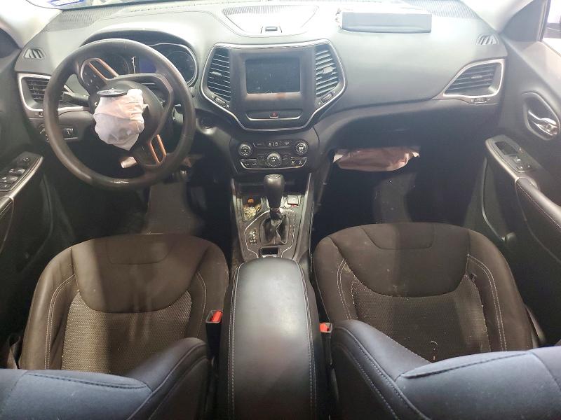 67069556 :رقم المزاد ، 1C4PJLCB4KD290538 vin ، 2019 Jeep Cherokee مزاد بيع