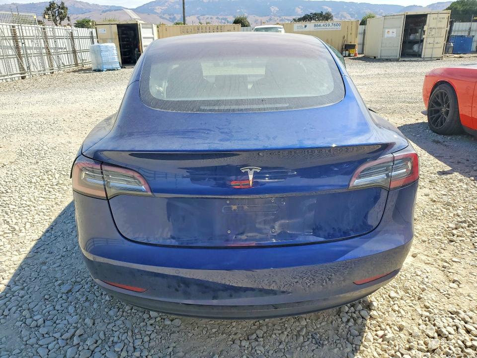 65398066 :رقم المزاد ، 5YJ3E1EA9JF040392 vin ، 2018 Tesla Model 3 مزاد بيع