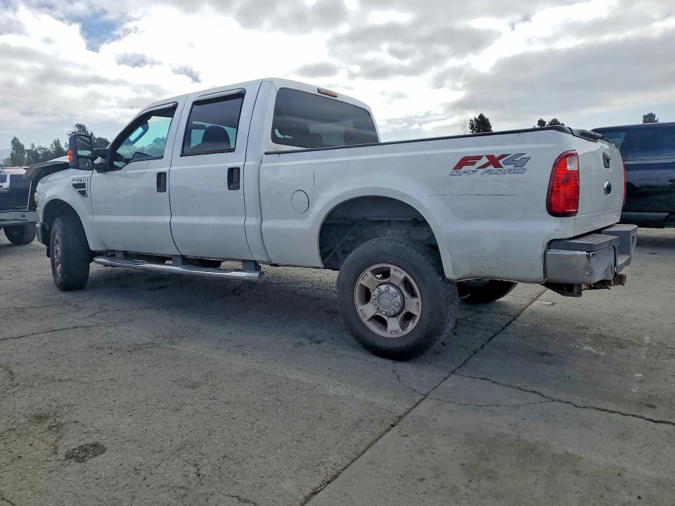63440326 :رقم المزاد ، 1FTSW2B5XAEA13970 vin ، 2010 Ford F250 مزاد بيع