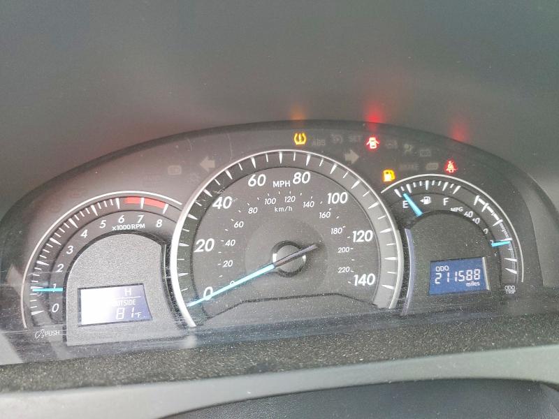 63618676 :رقم المزاد ، 4T1BF1FK9CU581917 vin ، 2012 Toyota Camry مزاد بيع