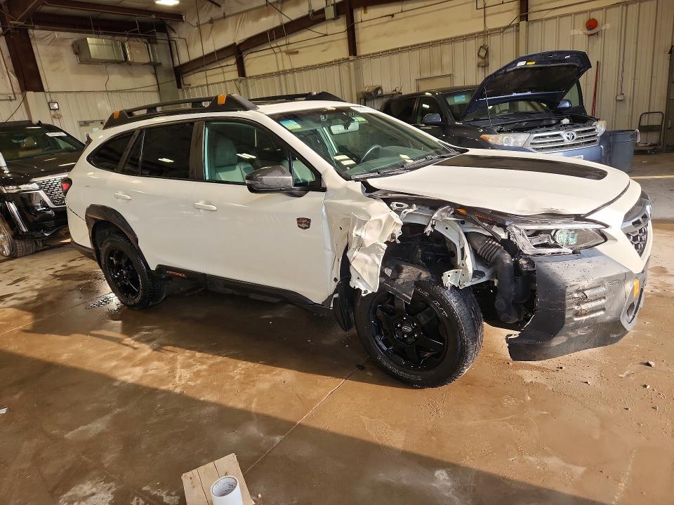64095556 :رقم المزاد ، 4S4BTGUD4N3111240 vin ، 2022 Subaru Outback مزاد بيع