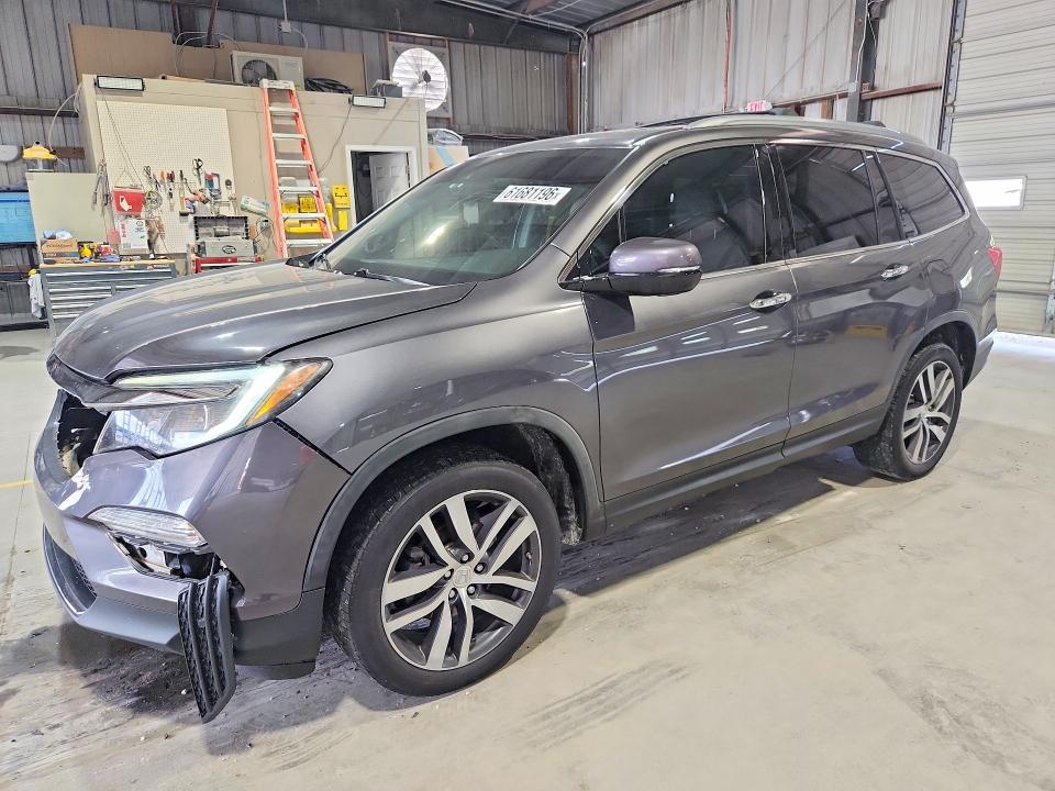 Продажа на аукционе авто 2017 Honda Pilot, vin: 5FNYF6H9XHB104435, номер лота: 61681196
