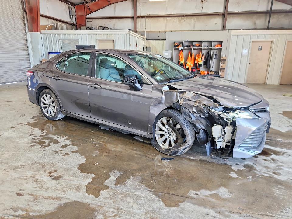 2019 Toyota Camry მანქანა იყიდება აუქციონზე, vin: 4T1B11HK0KU188432, აუქციონის ნომერი: 63667266