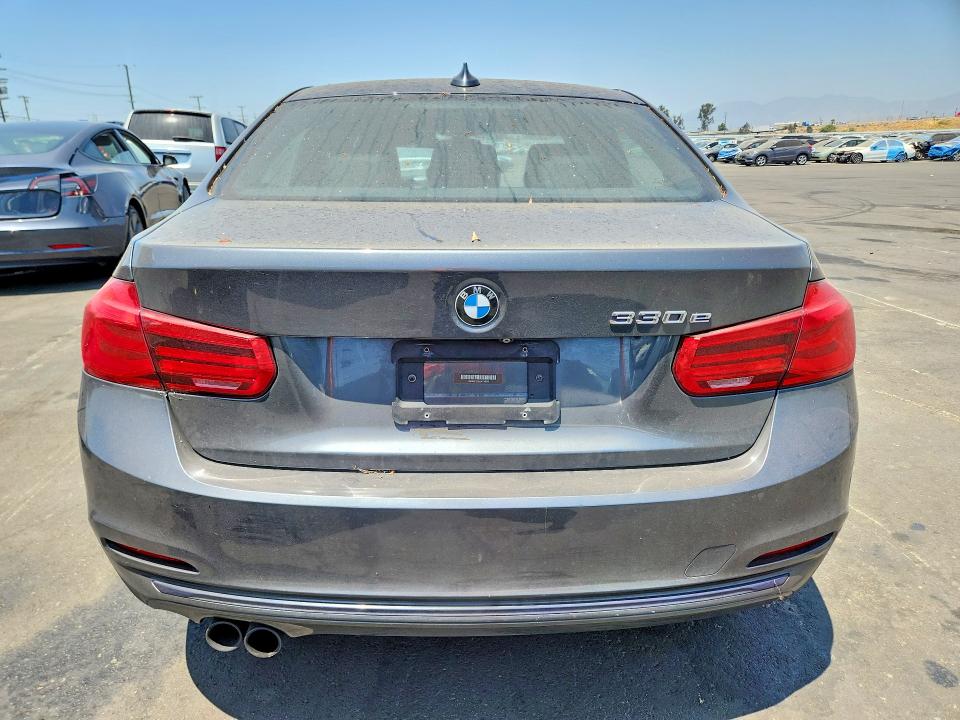2018 Bmw 330e მანქანა იყიდება აუქციონზე, vin: WBA8E1C52JA159550, აუქციონის ნომერი: 64132306