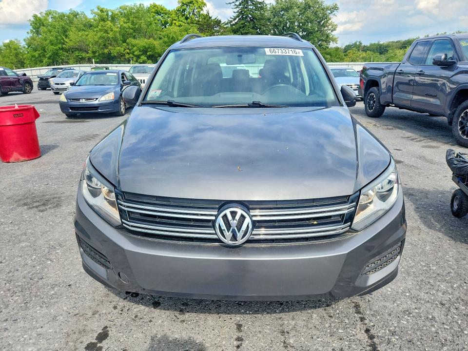 2018 Volkswagen Tiguan Limited მანქანა იყიდება აუქციონზე, vin: WVGBV7AX6JK005848, აუქციონის ნომერი: 66733716