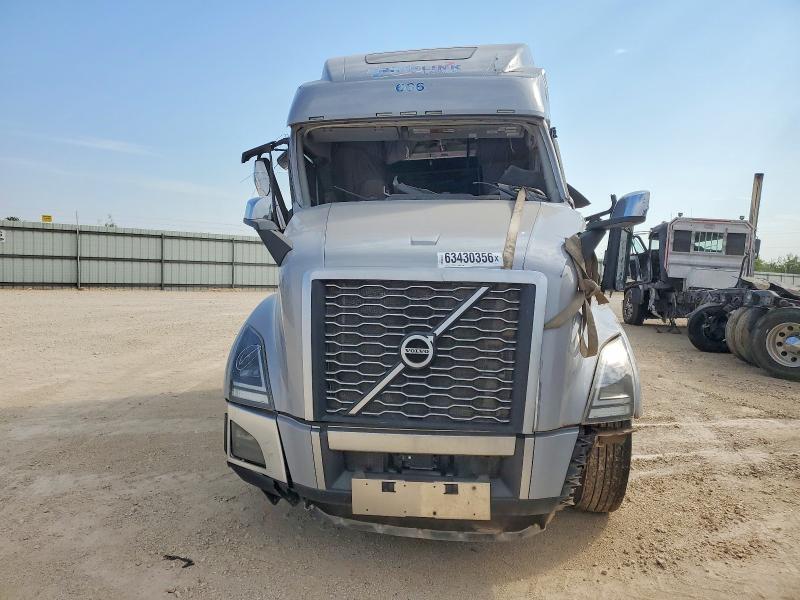 63430356 :رقم المزاد ، 4V4NC9EH8NN288574 vin ، 2022 Volvo Vn مزاد بيع