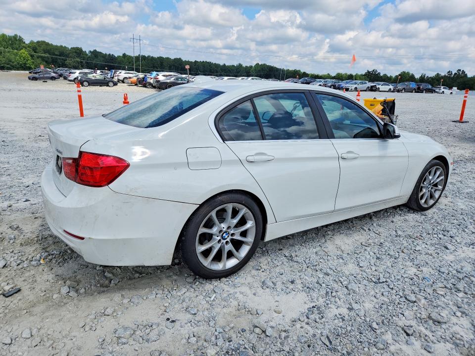 2015 Bmw 320 მანქანა იყიდება აუქციონზე, vin: WBA3B1C57FK137905, აუქციონის ნომერი: 63615536