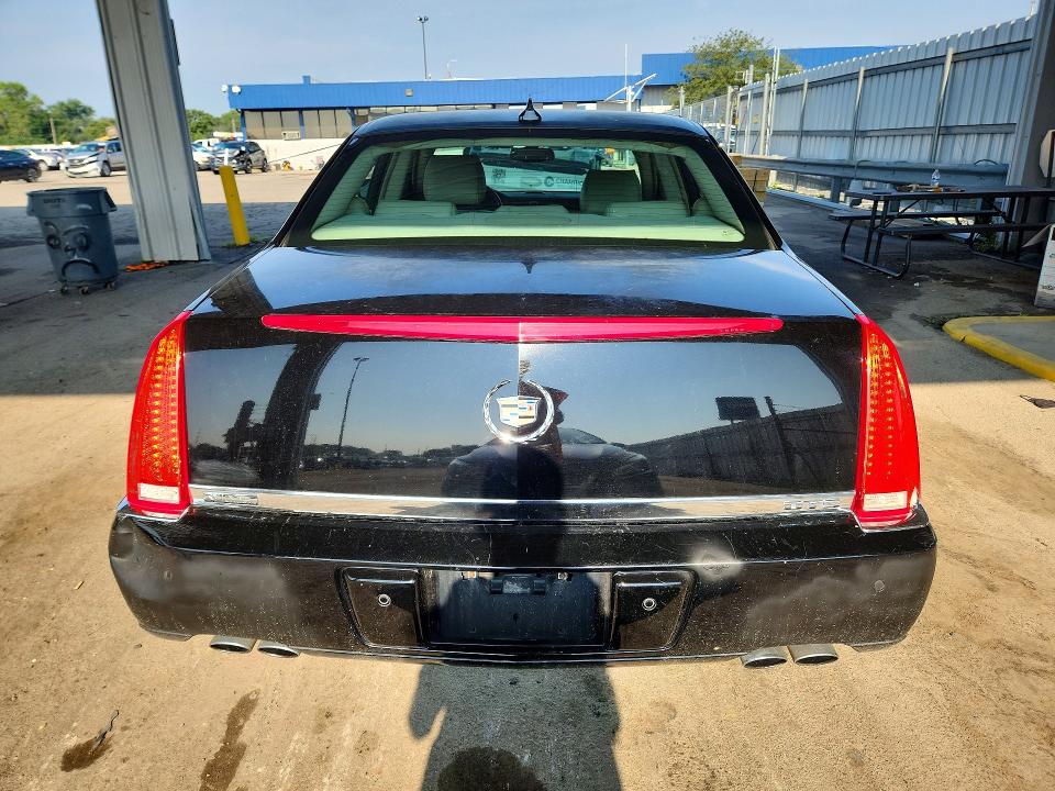 2011 Cadillac Dts მანქანა იყიდება აუქციონზე, vin: 1G6KD5E65BU143676, აუქციონის ნომერი: 63857896