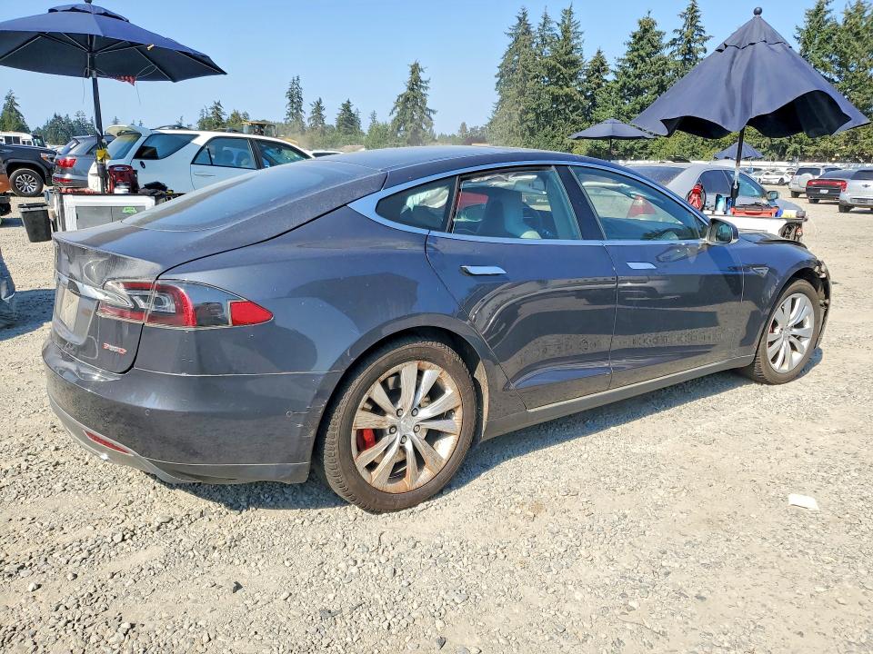 65498696 :رقم المزاد ، 5YJSA4H44FF081289 vin ، 2015 Tesla Model S مزاد بيع