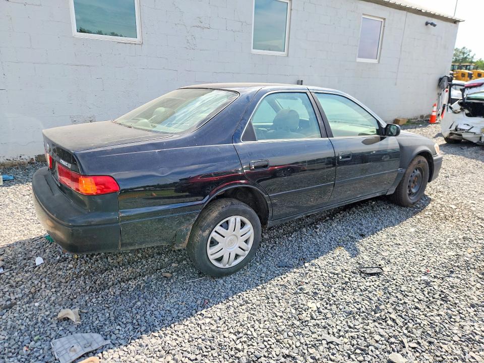 65735656 :رقم المزاد ، 4T1BG22K7YU971866 vin ، 2000 Toyota Camry مزاد بيع