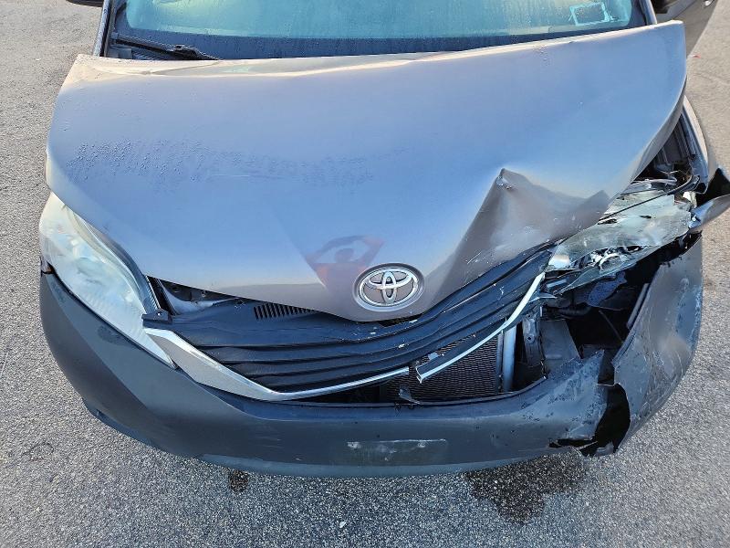 2017 Toyota Sienna მანქანა იყიდება აუქციონზე, vin: 5TDKZ3DC7HS781998, აუქციონის ნომერი: 64421176