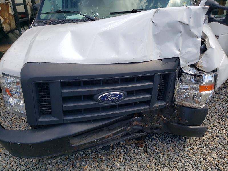 64627186 :رقم المزاد ، 1FDXE4FS8KDC42459 vin ، 2019 Ford Econoline مزاد بيع