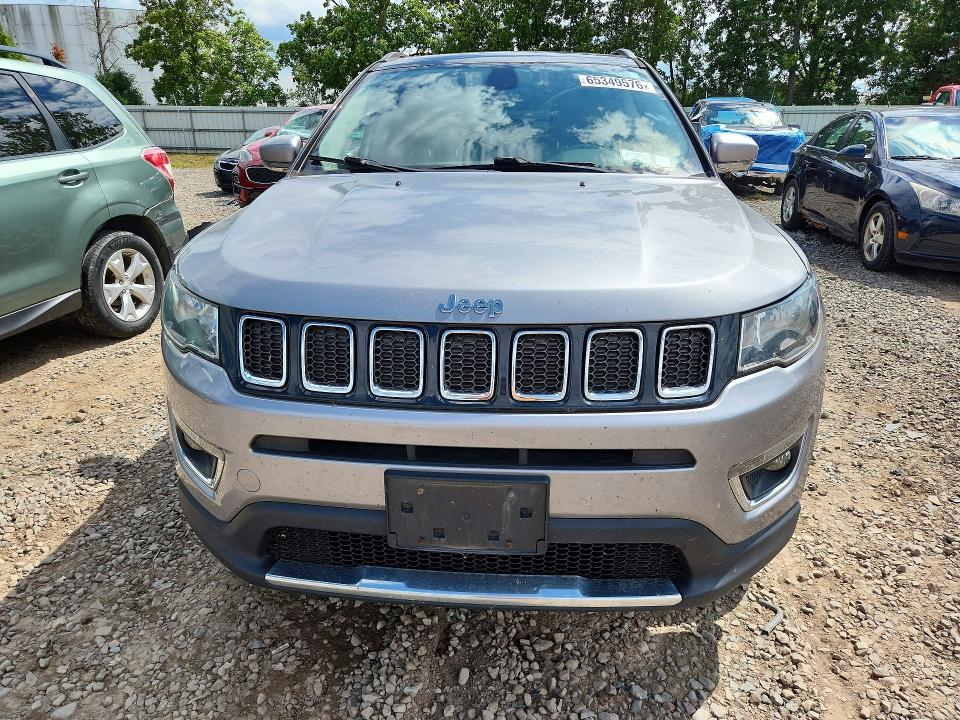 65349576 :رقم المزاد ، 3C4NJDCB7JT222241 vin ، 2018 Jeep Compass مزاد بيع
