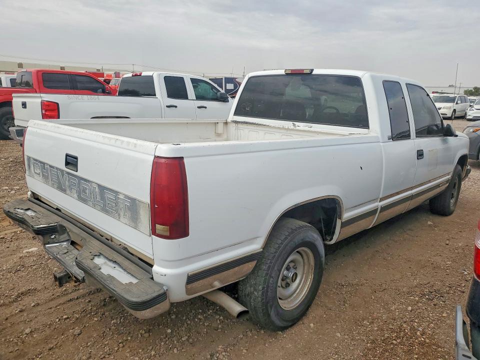 63345186 :رقم المزاد ، 1GCEC19M8VE107266 vin ، 1997 Chevrolet Gmt-400 مزاد بيع