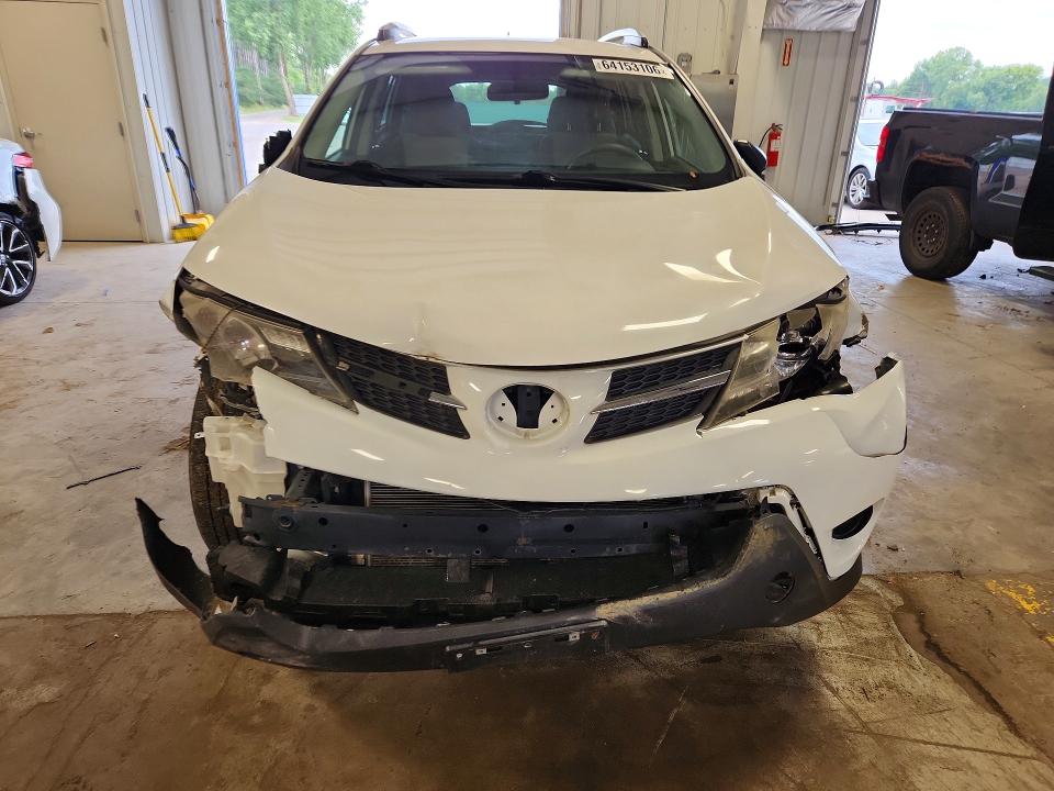 64153106 :رقم المزاد ، JTMBFREV4FD174428 vin ، 2015 Toyota Rav4 مزاد بيع