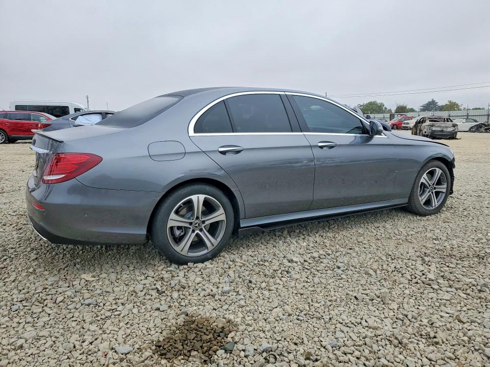 65899056 :رقم المزاد ، WDDZF4JB3KA545321 vin ، 2019 Mercedes-benz E مزاد بيع