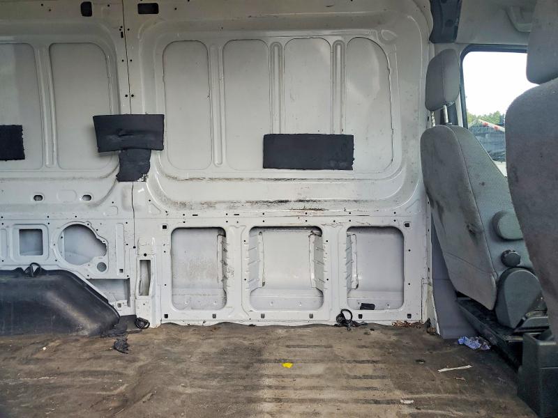 64602576 :رقم المزاد ، 1FTYR1CMXFKA99596 vin ، 2015 Ford Transit مزاد بيع