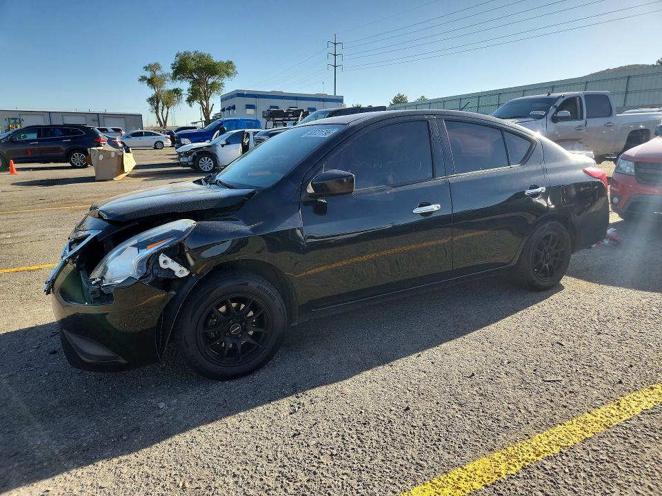 63721796 :رقم المزاد ، 3N1CN7AP6HL839882 vin ، 2017 Nissan Versa مزاد بيع