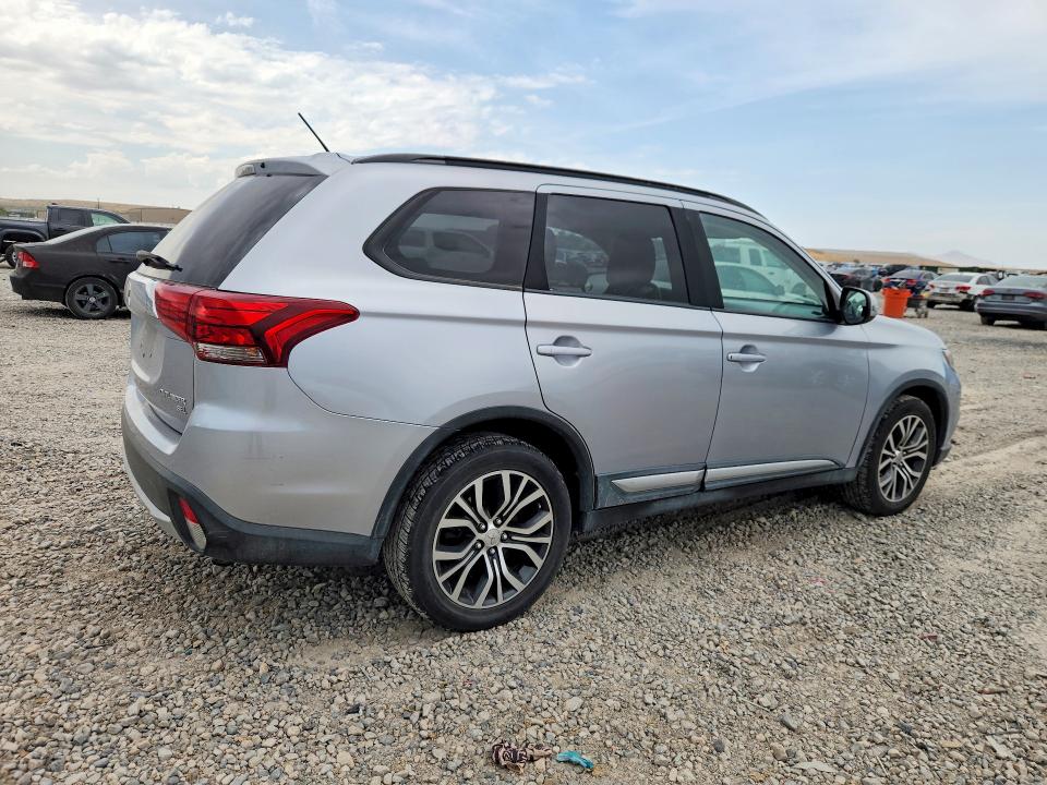 Продажа на аукционе авто 2016 Mitsubishi Outlander, vin: JA4AZ3A32GZ064996, номер лота: 64744096