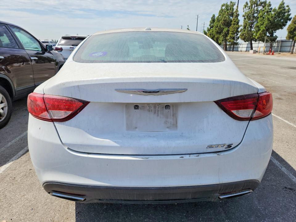 64146136 :رقم المزاد ، 1C3CCCBB7FN746921 vin ، 2015 Chrysler 200 مزاد بيع