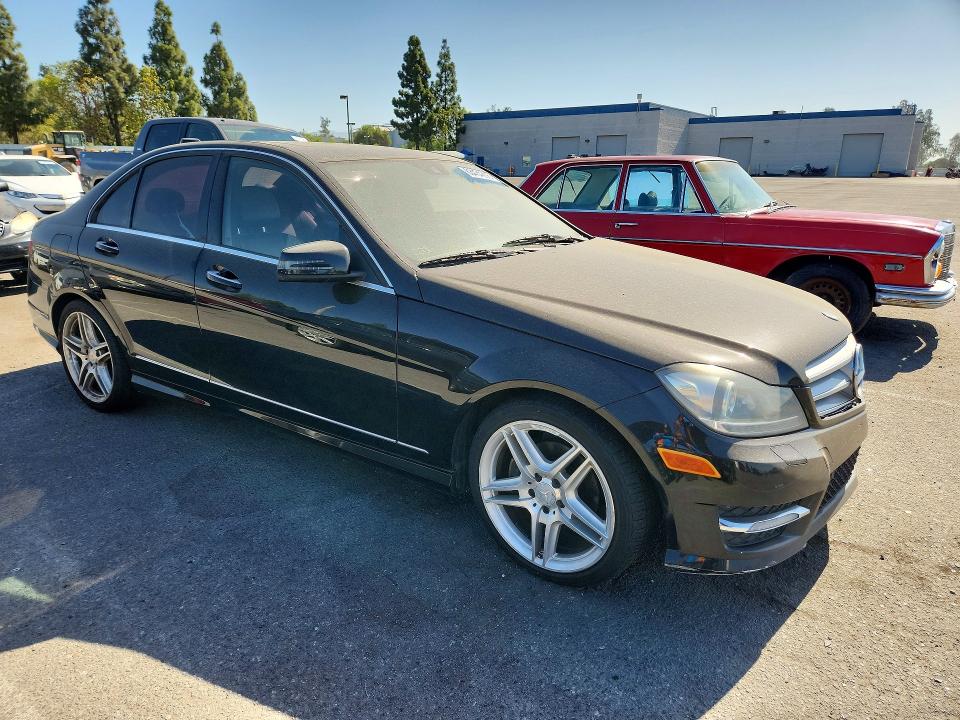 2013 Mercedes-benz C მანქანა იყიდება აუქციონზე, vin: WDDGF4HB3DR257896, აუქციონის ნომერი: 63434216