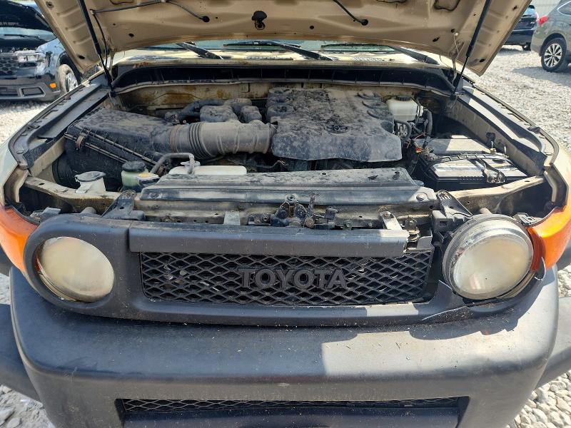 63823216 :رقم المزاد ، JTEBU4BF3BK100943 vin ، 2011 Toyota Fj Cruiser مزاد بيع
