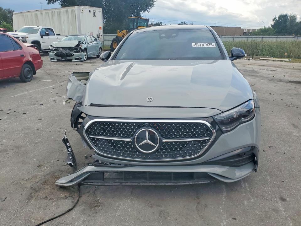 Продажа на аукционе авто 2025 Mercedes-benz E, vin: W1KLF4HB1SA092375, номер лота: 65797426