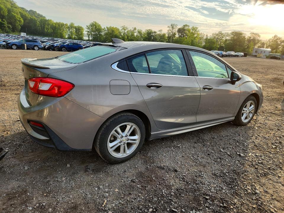 2017 Chevrolet Cruze მანქანა იყიდება აუქციონზე, vin: 1G1BE5SM3H7140174, აუქციონის ნომერი: 63191056