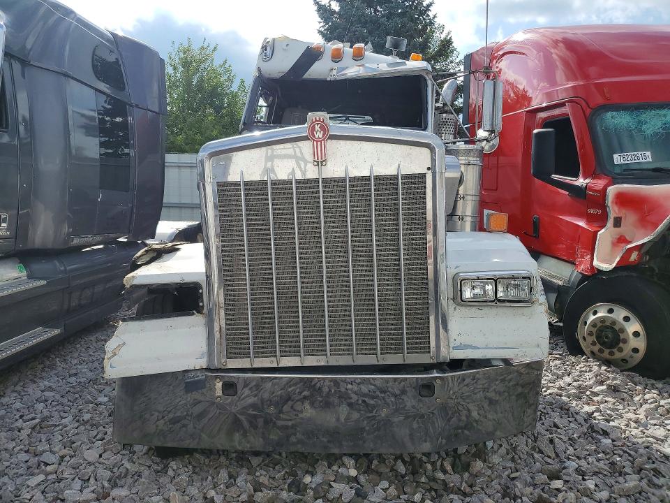 Продажа на аукционе авто 2001 Kenworth Unknown, vin: IA046566, номер лота: 63242456