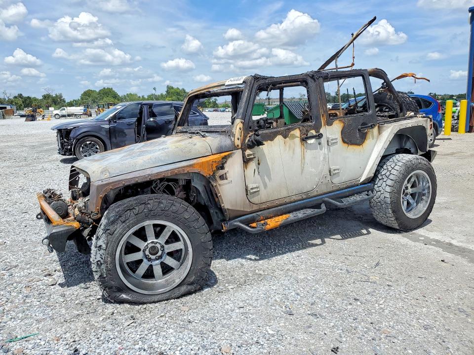 64583636 :رقم المزاد ، 1C4BJWDG3FL745770 vin ، 2015 Jeep Wrangler Unlimited مزاد بيع