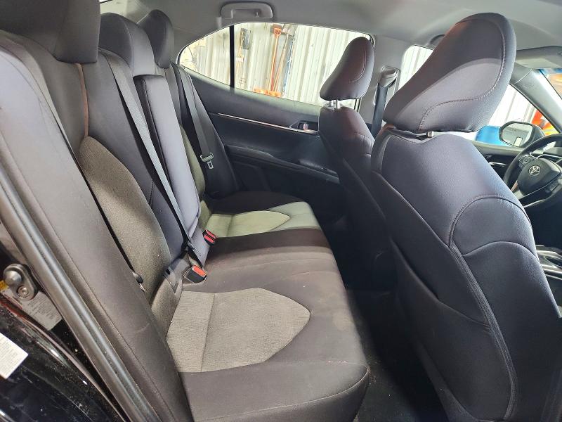 66714046 :رقم المزاد ، 4T1B11HK2JU080196 vin ، 2018 Toyota Camry مزاد بيع