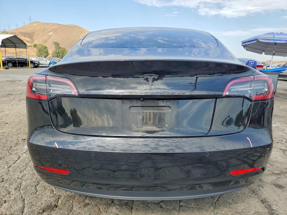 Продажа на аукционе авто 2018 Tesla Model 3, vin: 5YJ3E1EA2JF108371, номер лота: 64419886