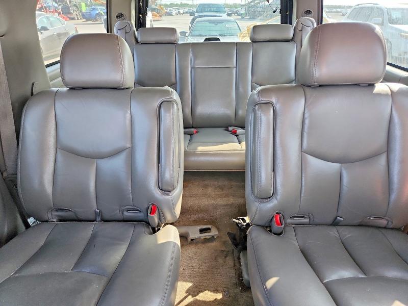 2006 Chevrolet Suburban მანქანა იყიდება აუქციონზე, vin: 3GNFK16Z66G244733, აუქციონის ნომერი: 61647306