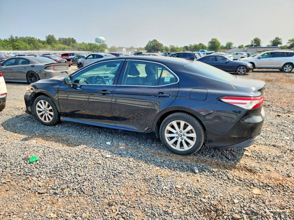 2019 Toyota Camry მანქანა იყიდება აუქციონზე, vin: 4T1B11HK0KU681785, აუქციონის ნომერი: 64401246