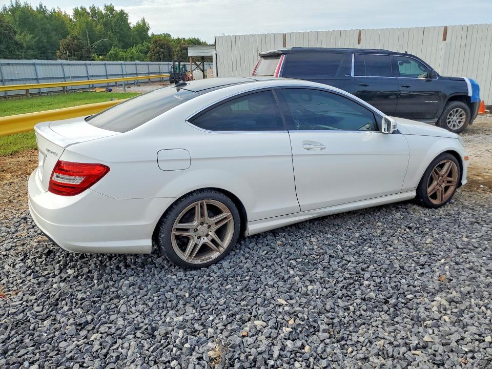 Продаж на аукціоні авто 2013 Mercedes-benz C, vin: WDDGJ4HB3DF956395, номер лоту: 65585946