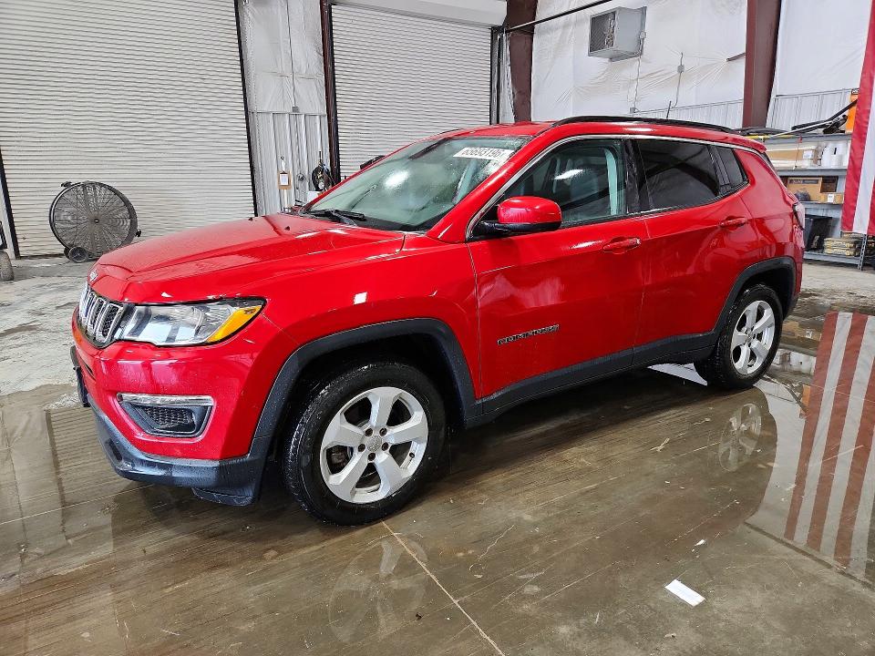 65693196 :رقم المزاد ، 3C4NJCBB5JT186531 vin ، 2018 Jeep Compass مزاد بيع