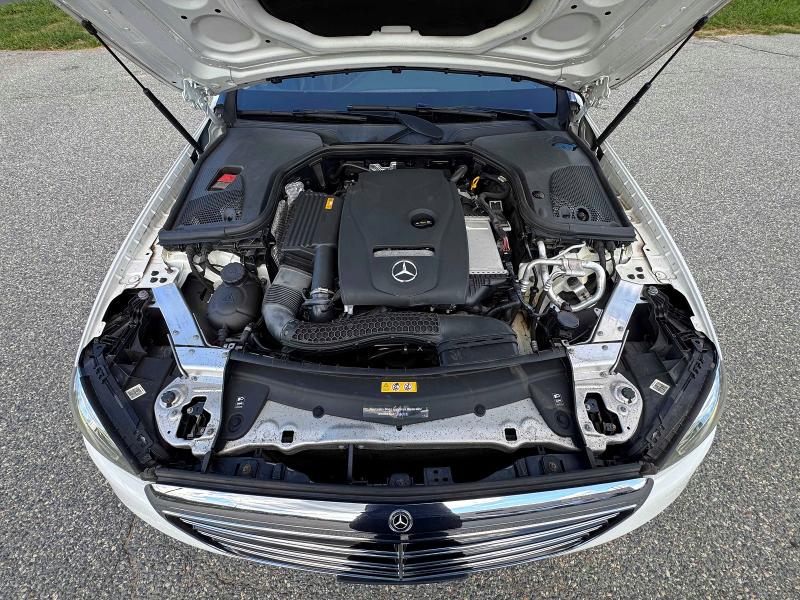 65651876 :رقم المزاد ، WDDZF4KB2JA357757 vin ، 2018 Mercedes-benz E مزاد بيع