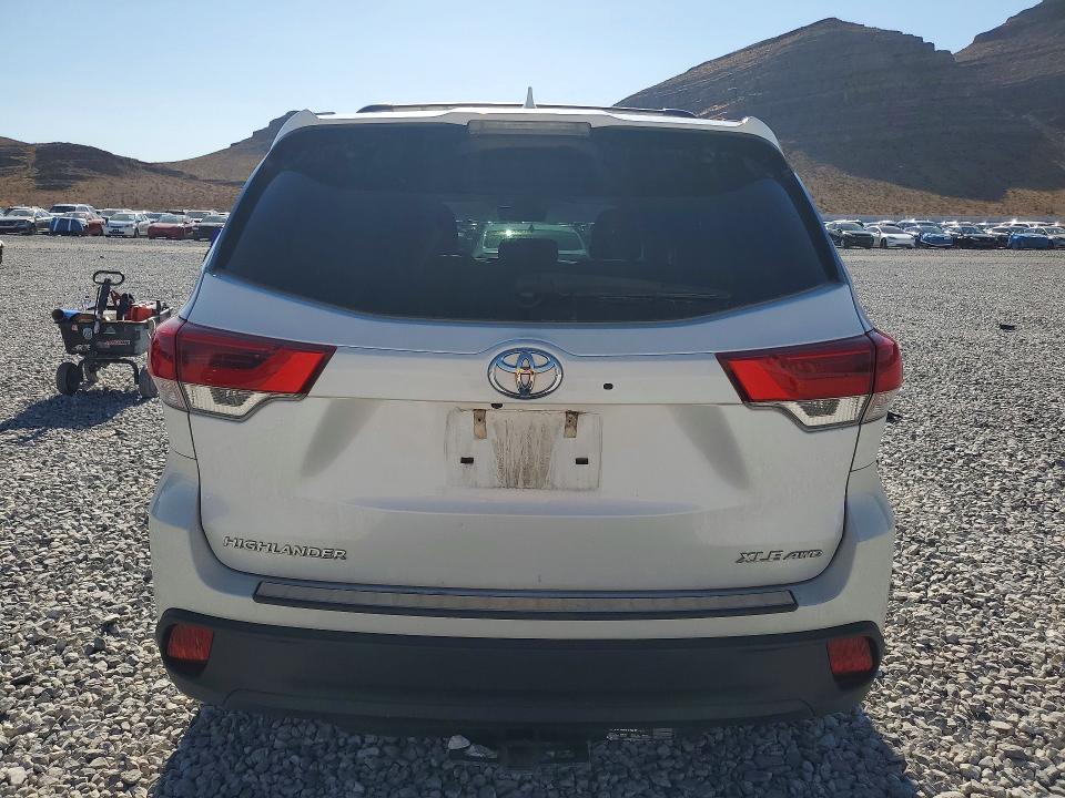 66214266 :رقم المزاد ، 5TDJZRFHXJS814134 vin ، 2018 Toyota Highlander مزاد بيع