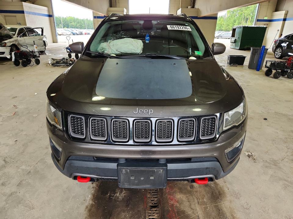66192296 :رقم المزاد ، 3C4NJDDB4JT457159 vin ، 2018 Jeep Compass مزاد بيع