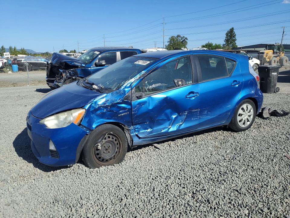 2013 Toyota Prius C მანქანა იყიდება აუქციონზე, vin: JTDKDTB31D1546411, აუქციონის ნომერი: 64771806
