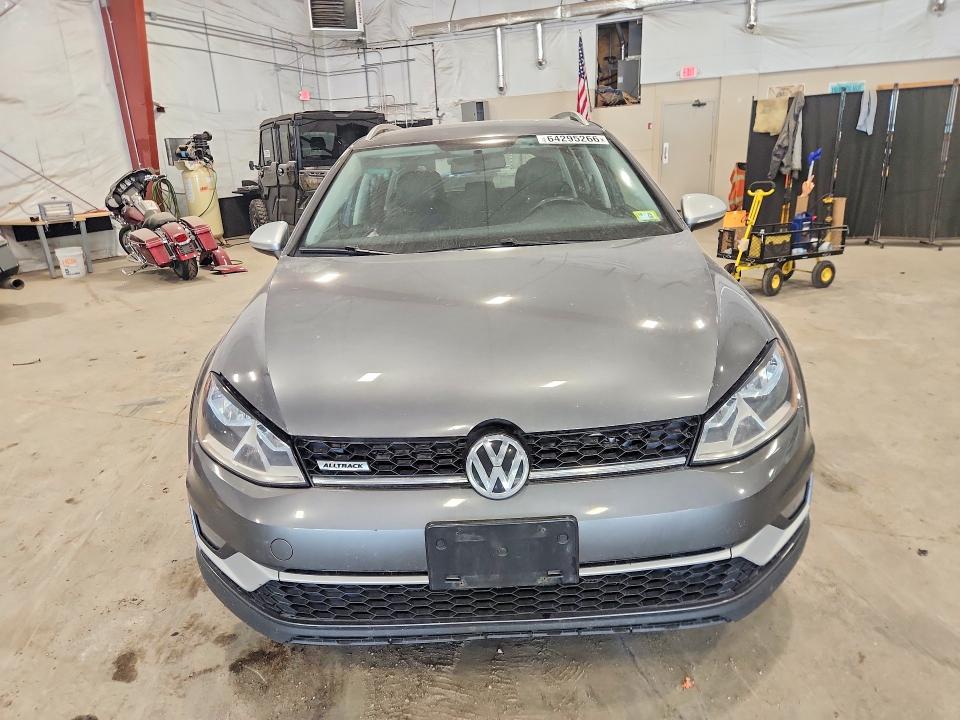 Продажа на аукционе авто 2017 Volkswagen Golf Alltrack, vin: 3VWH17AU1HM524628, номер лота: 64295266