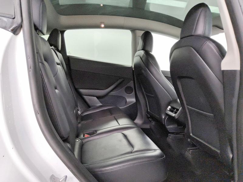 65602186 :رقم المزاد ، 7SAYGDEE7NF480897 vin ، 2022 Tesla Model Y مزاد بيع