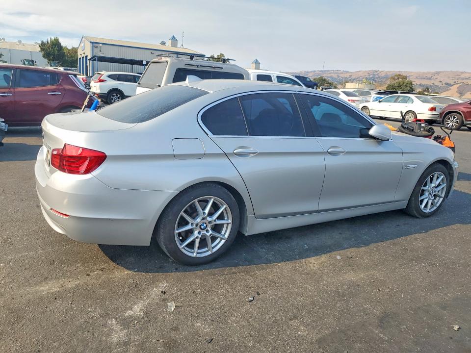66382846 :رقم المزاد ، WBAFR1C57BC740446 vin ، 2011 Bmw 528 مزاد بيع