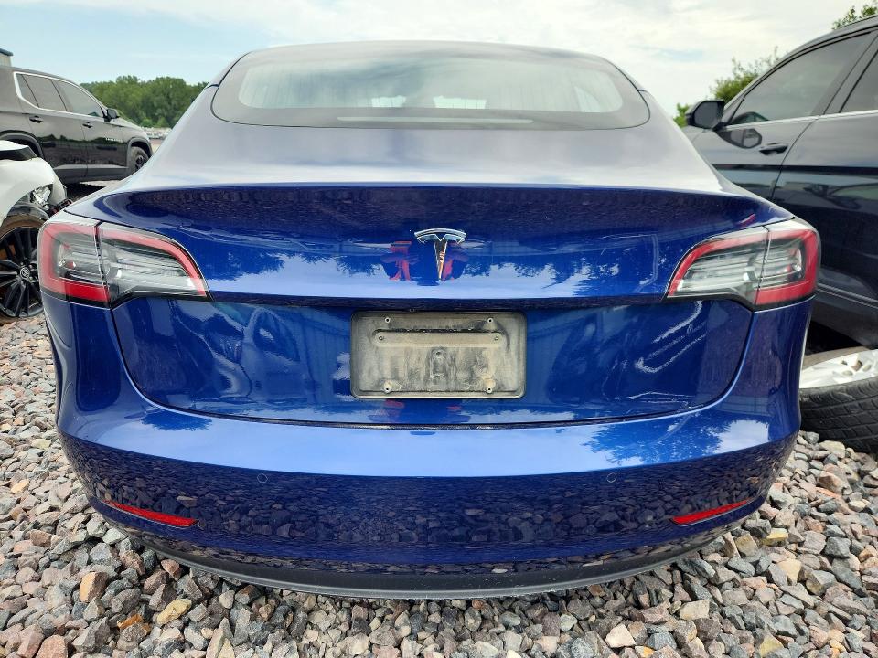 65364346 :رقم المزاد ، 5YJ3E1EA1NF371361 vin ، 2022 Tesla Model 3 مزاد بيع
