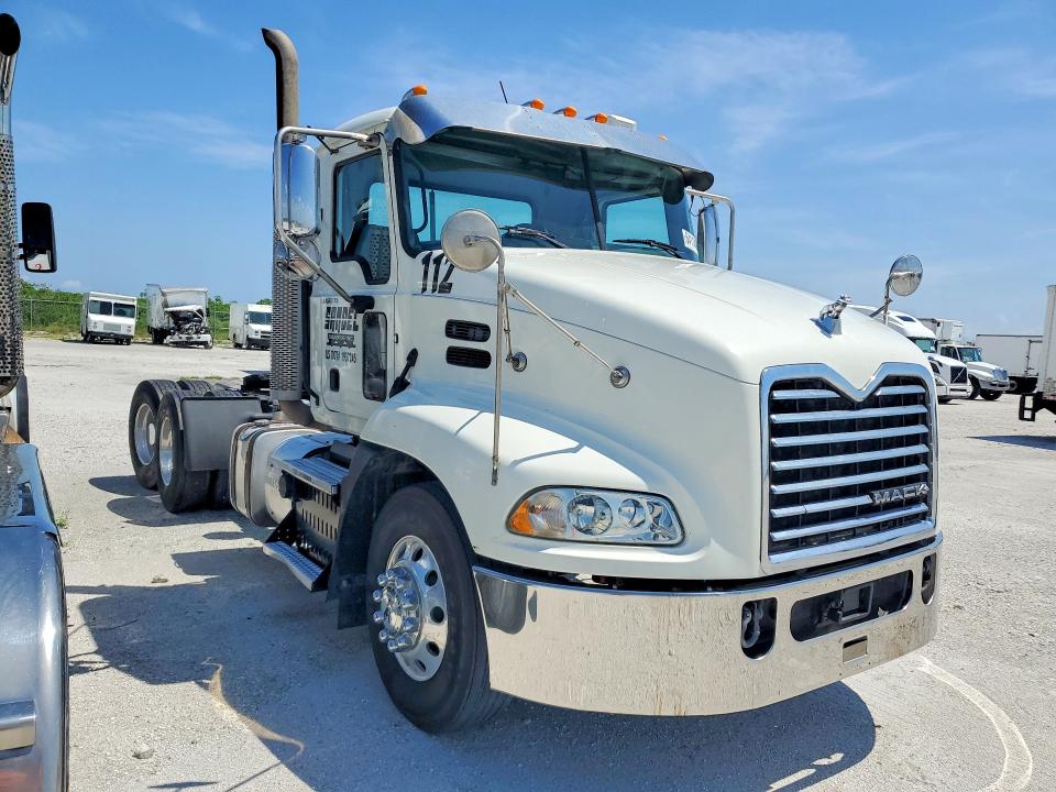 2015 Mack 600 მანქანა იყიდება აუქციონზე, vin: 1M1AW02Y5FM046687, აუქციონის ნომერი: 64114846