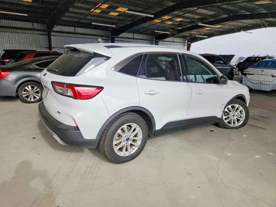 Продажа на аукционе авто 2022 Ford Escape, vin: 1FMCU0BZ6NUA12310, номер лота: 64573946